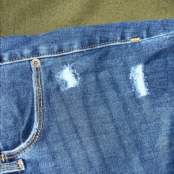 Old Navy Women's Jeans - Distressed Mid-rise Power Slim Straicht - Picture 2 of 6